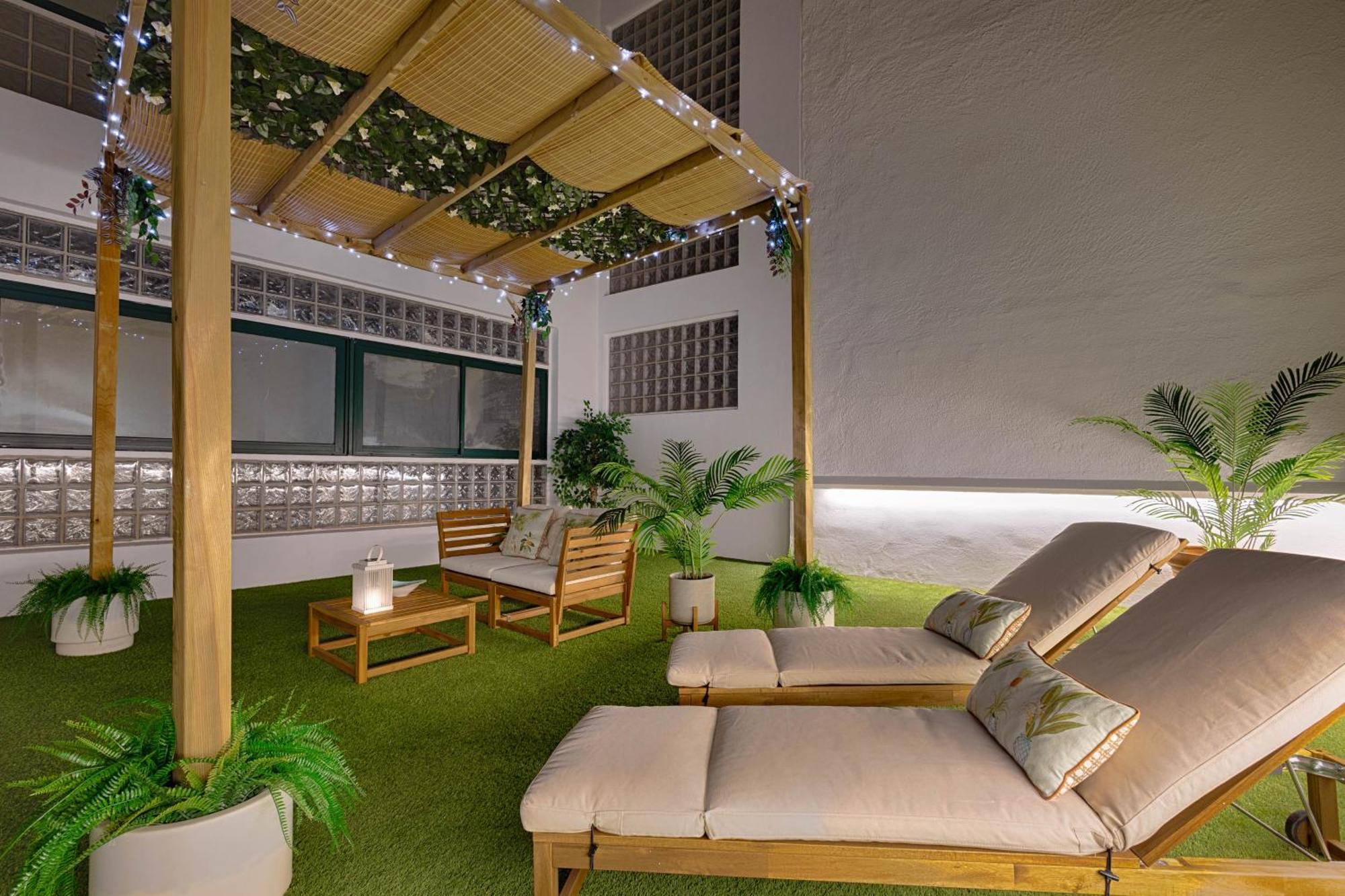 Apartamento C30 Deluxe Studio With Terrace Into Cathedral Square Málaga Exterior foto
