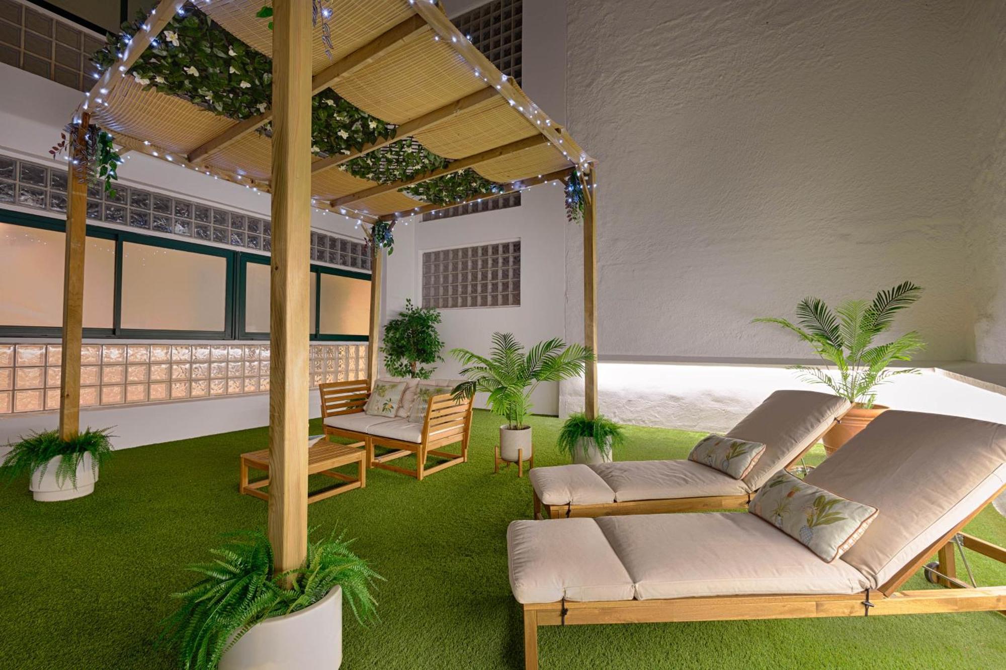 Apartamento C30 Deluxe Studio With Terrace Into Cathedral Square Málaga Exterior foto